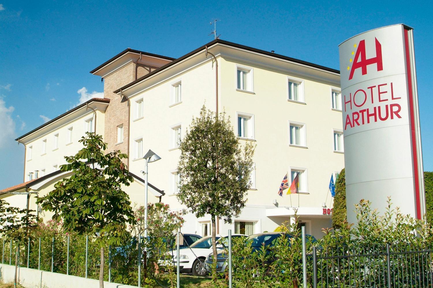 Hotel Arthur Солиньяно-Нуово Экстерьер фото